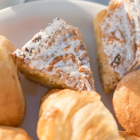 Keti Hotel Fira (Santorini)